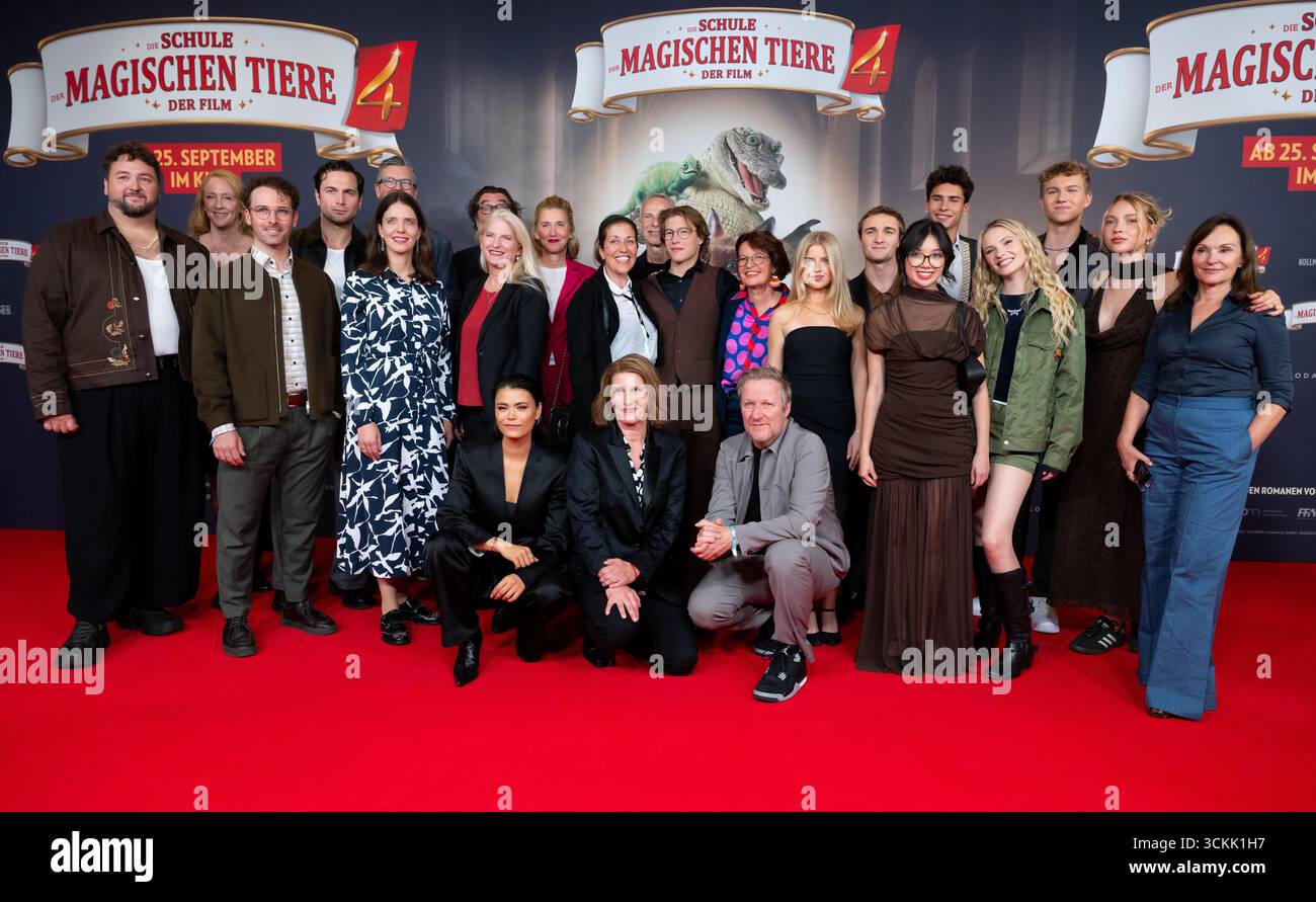 munich-germany-12th-sep-2025-the-cast-of-the-film-die-schule-der