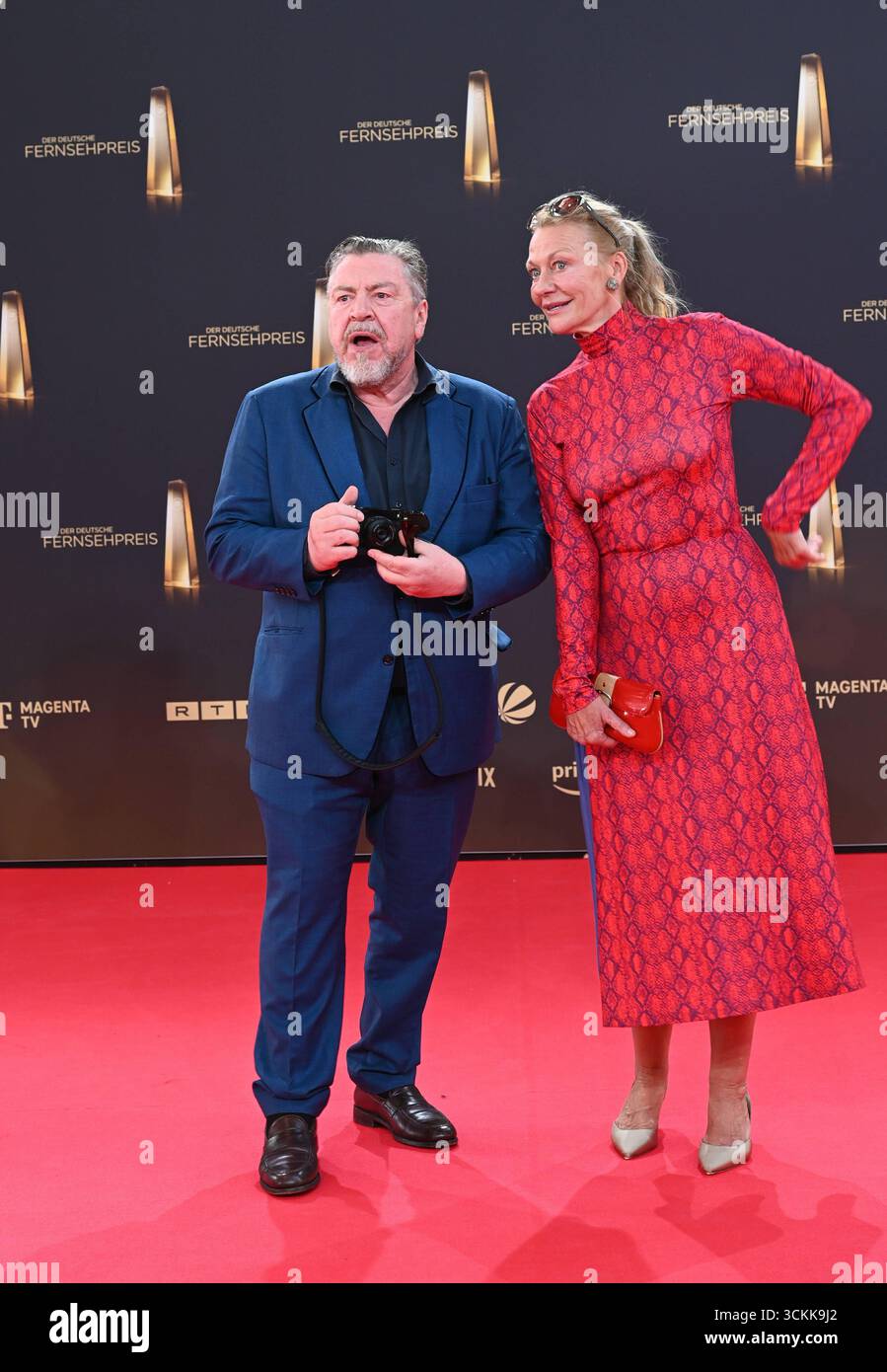 Schauspieler Armin Rohde mit Ehefrau Angela kommt zur Gala und Verleihung des Deutschen Fernsehpreis in Köln. *** Actor Armin Rohde and his wife Angela attend the German Television Award gala and ceremony in Cologne Stock Photo