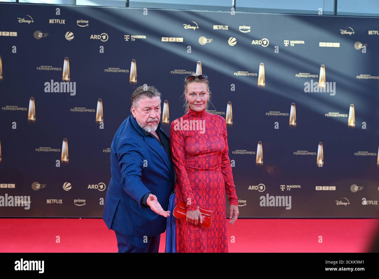 Schauspieler Armin Rohde mit Ehefrau Angela kommt zur Gala und Verleihung des Deutschen Fernsehpreis in Köln. *** Actor Armin Rohde and his wife Angela attend the German Television Award gala and ceremony in Cologne Stock Photo