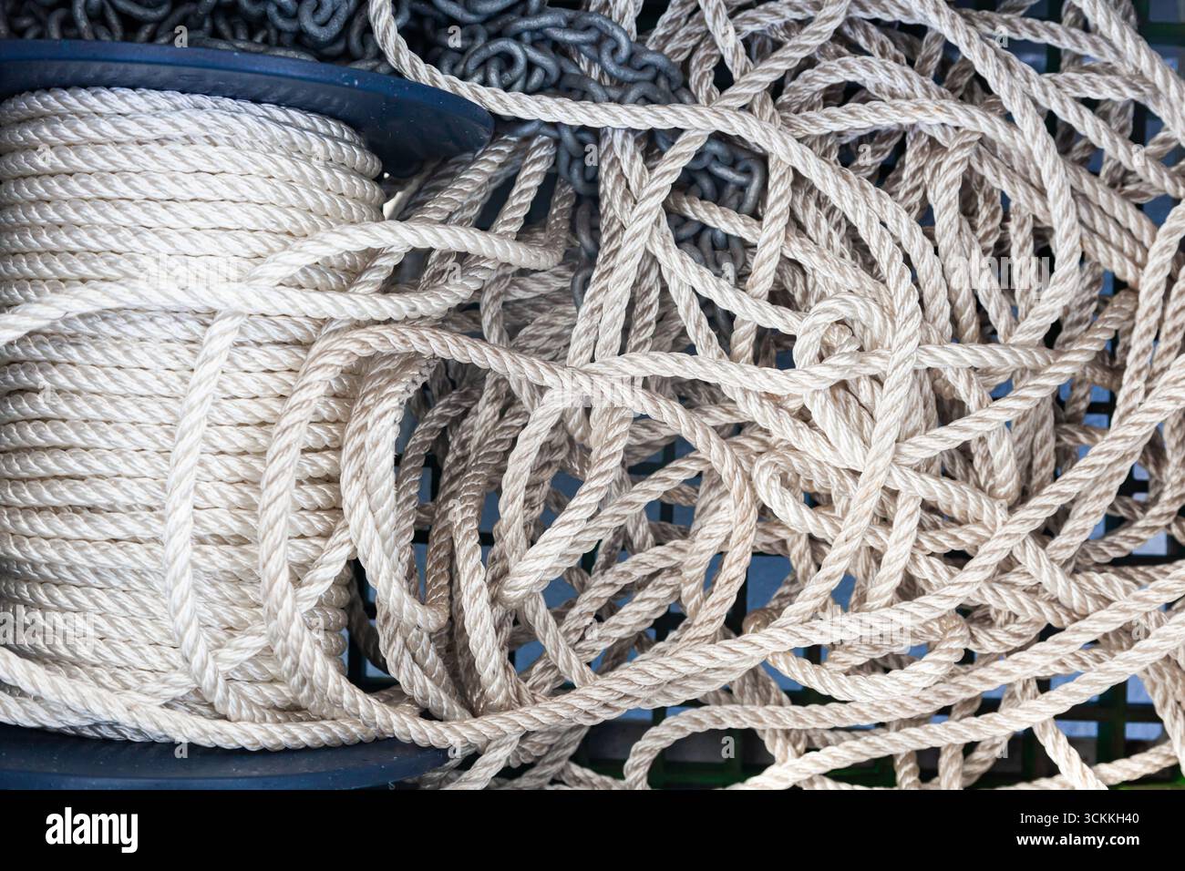 Rope around pile hi-res stock photography and images - Alamy