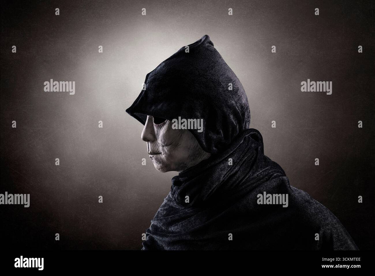 Gothic horror man hi-res stock photography and images - Alamy