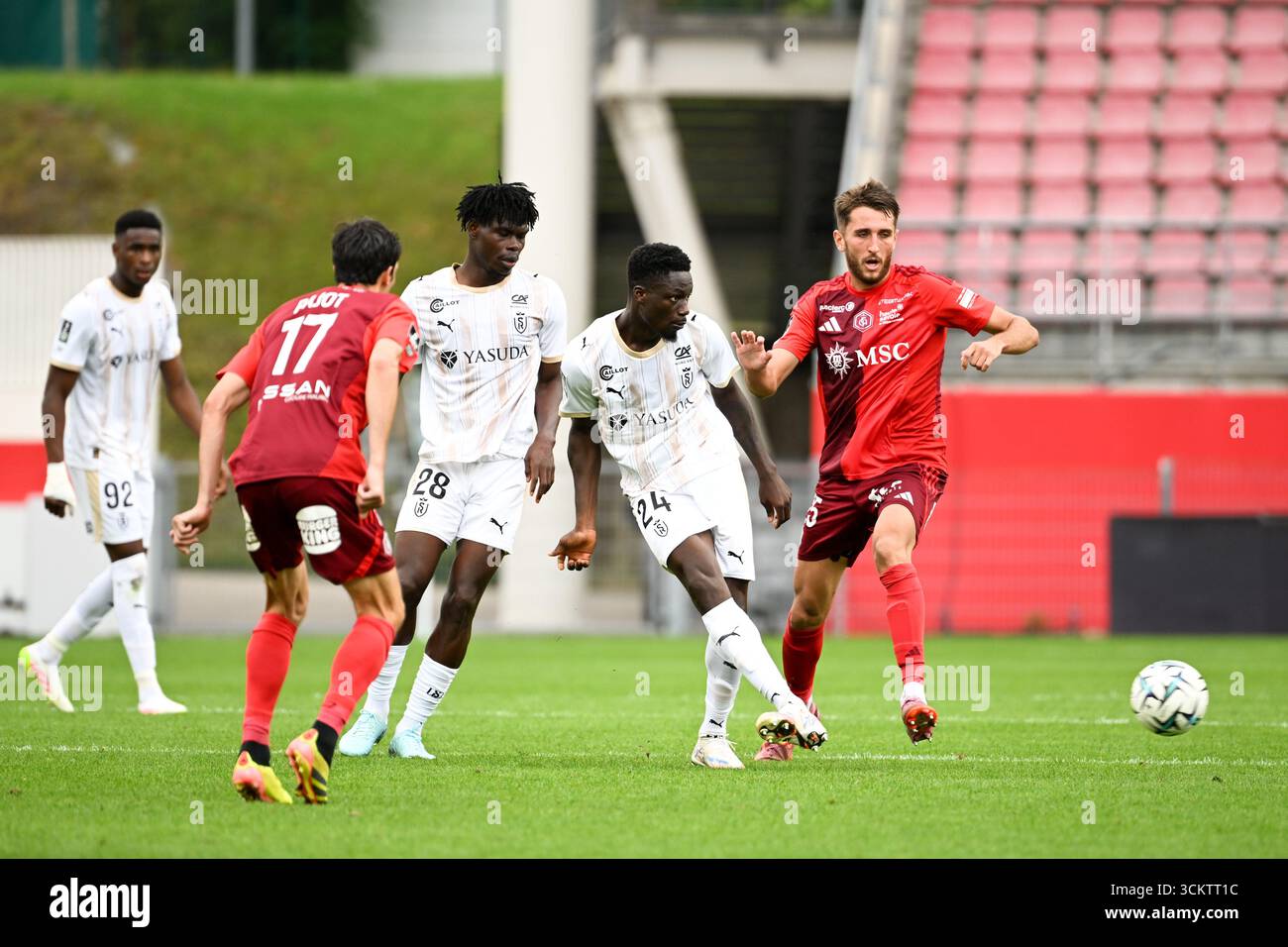 24 Mory GBANE (sdr) - 25 Paul VENOT (fca) during the Ligue 2 BKT match ...