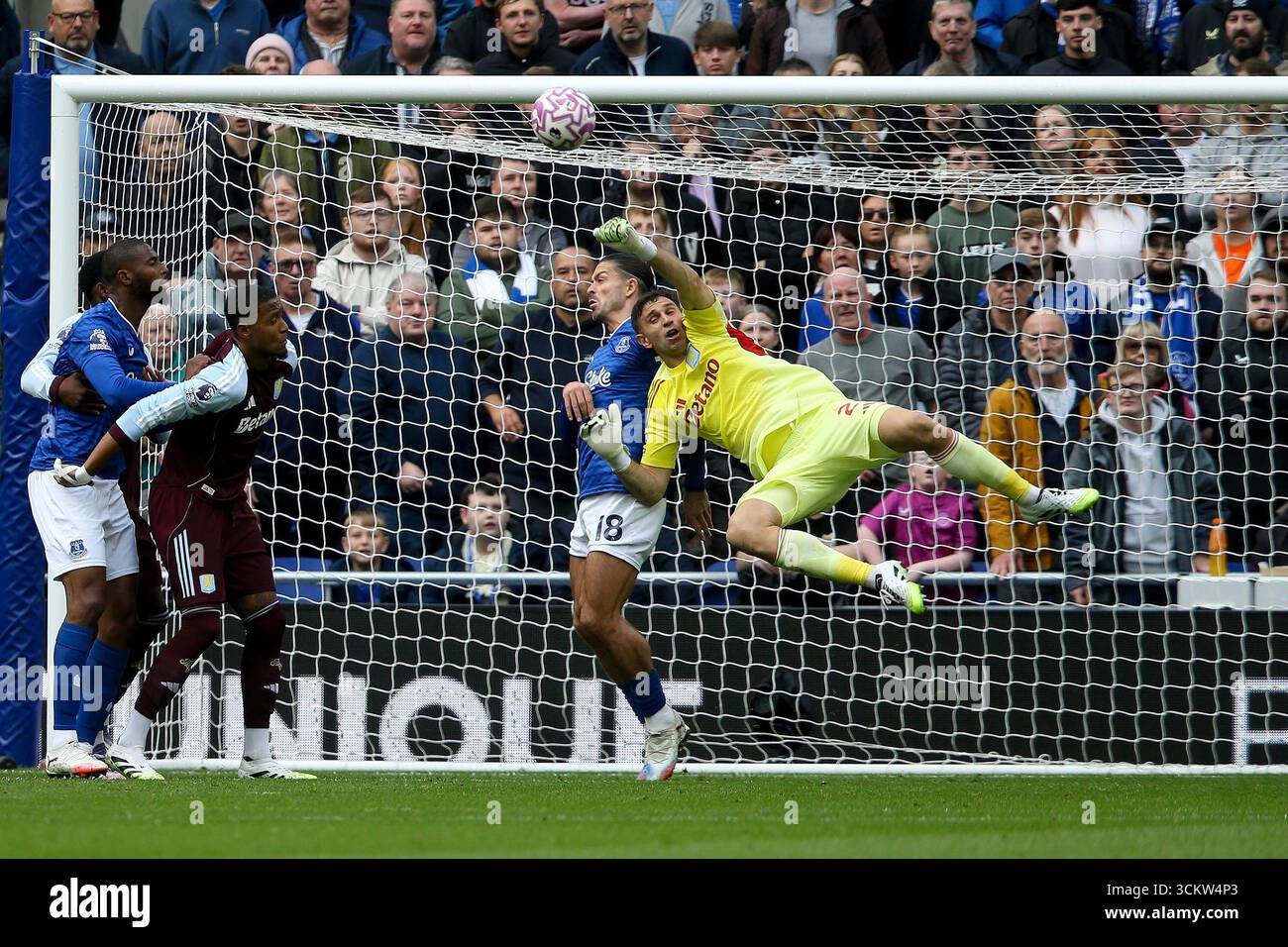 Aston Villa Martinez 2025 Hi res Stock Photography And Images Alamy Aston Villa Martinez 2025 Hi res Stock Photography And Images Alamy