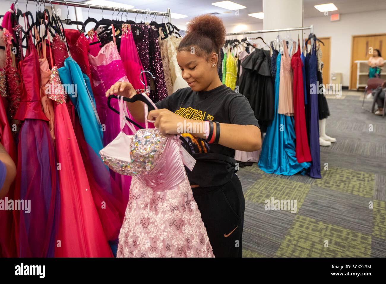 homecoming dress stores in detroit michigan Formal dresses hi-res stock photography and images Default_template