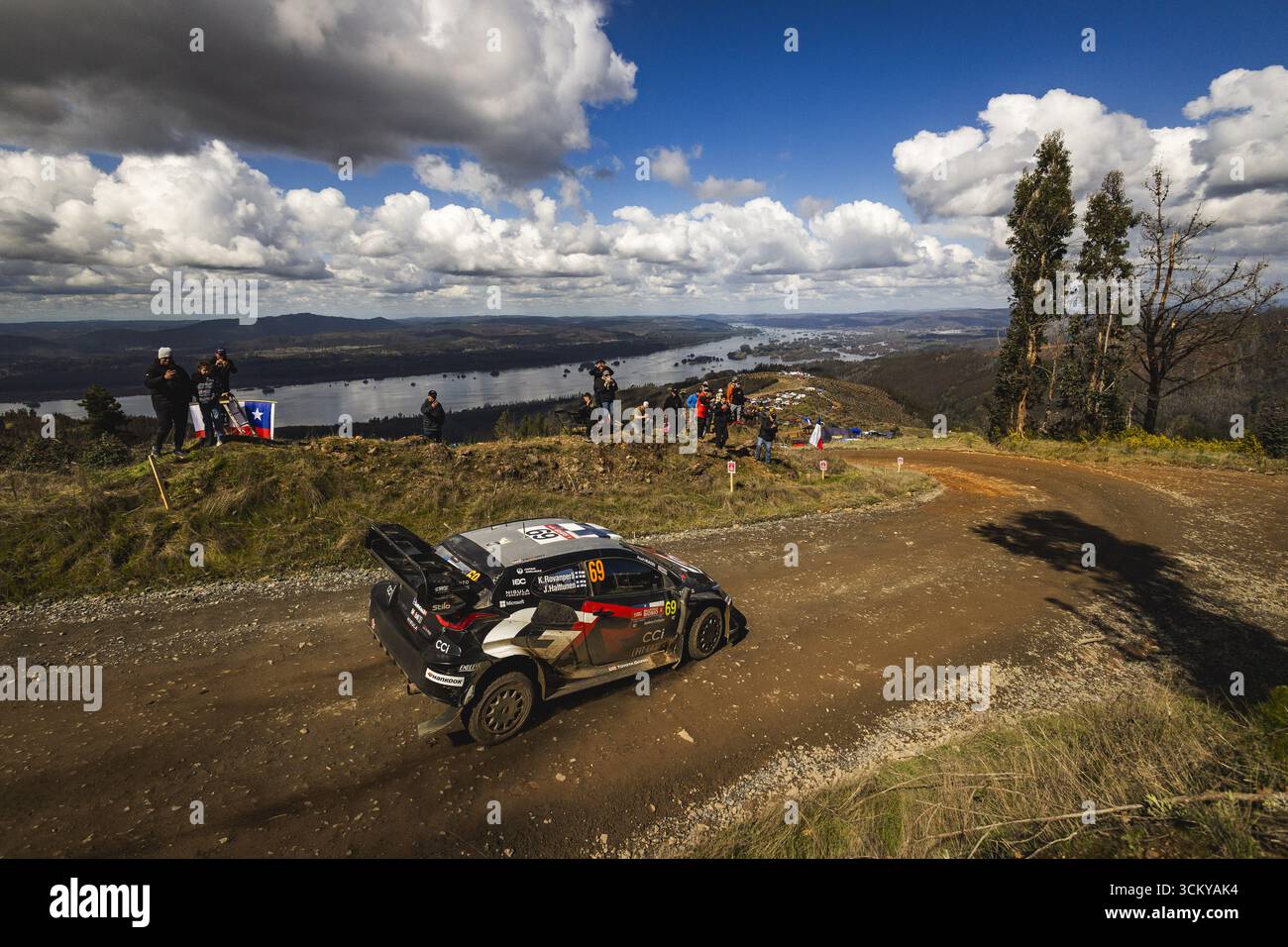 Dramatic Crash in Chile Rally: Zaldivars Hits Multiple Bumps in Skoda Dramatic Crash in Chile Rally: Zaldivars Hits Multiple Bumps in Skoda