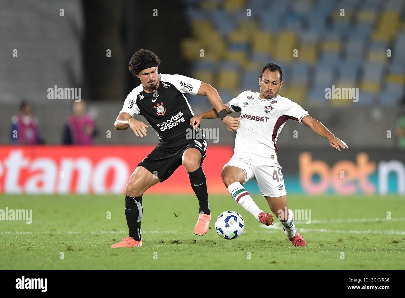 Gustavo lima hi-res stock photography and images - Page 2 - Alamy, image size:1300x956