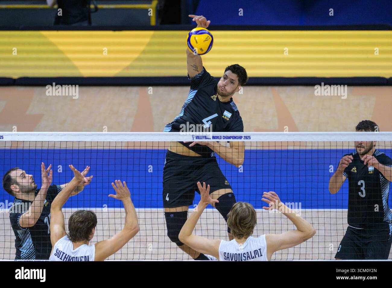 Quezon City, Manila, Philippines. 14th Sep, 2025. Finland vs Argentina in the Pool Phase during the FIVB Mens Volleyball World Championship 2025 in Manila, Philippines. Argentina win in a 5 set match. ArgentinaÃs Joaquin GALLEGO at the net (Credit Image: © Jayne Russell/ZUMA Press Wire) EDITORIAL USAGE ONLY! Not for Commercial USAGE! Stock Photo