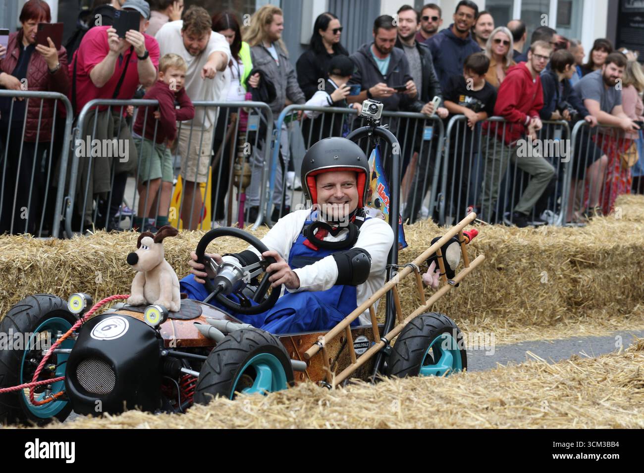 Wallace and gromit cart hi-res stock photography and images - Alamy