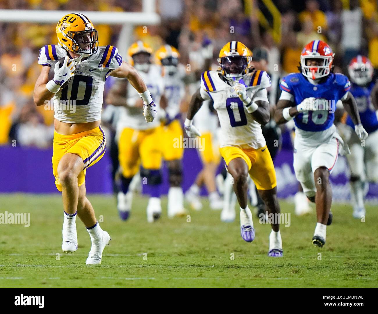 LSU Tigers tight end Bauer Sharp (10) goes for yards after a catch ...