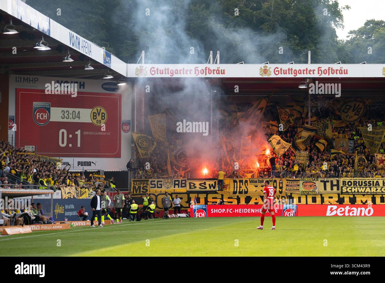FC Heidenheim vs Borussia Dortmund (13.09.2025) Voith Arena Jobe Bellingham Stock Photo