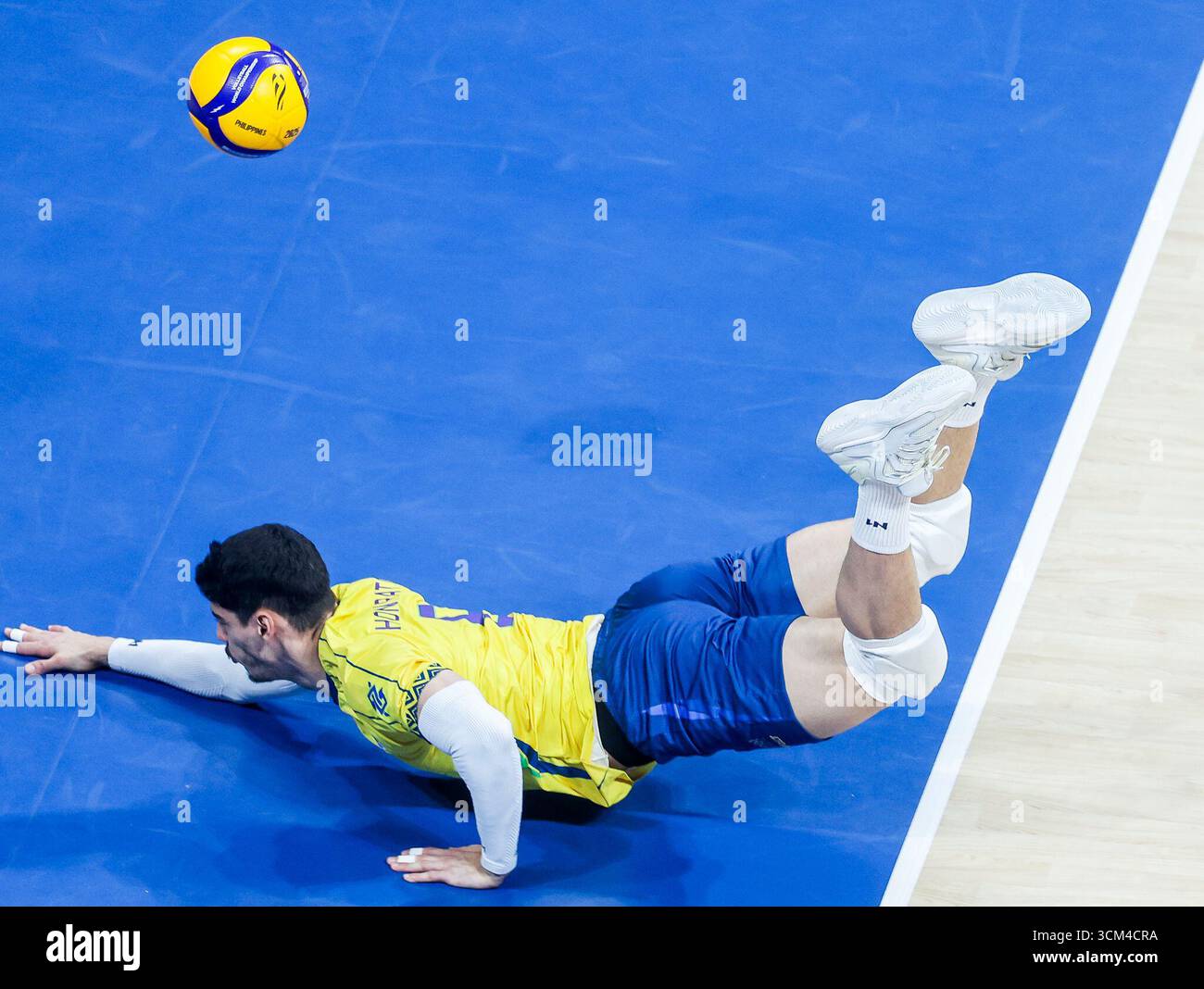 (250914) -- PASAY CITY, Sept. 14, 2025 (Xinhua) -- Henrique Dantas ...