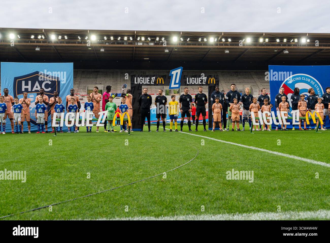strassbourg-france-september-14th-2025-teams-are-readybefore-the
