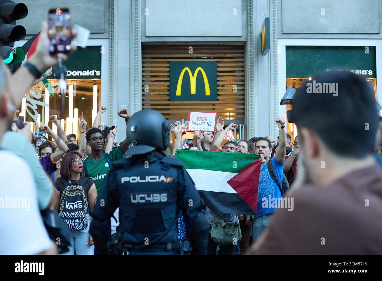 Madrid (Spain), 14/09/2025 – Spanish riot police clashed with pro ...