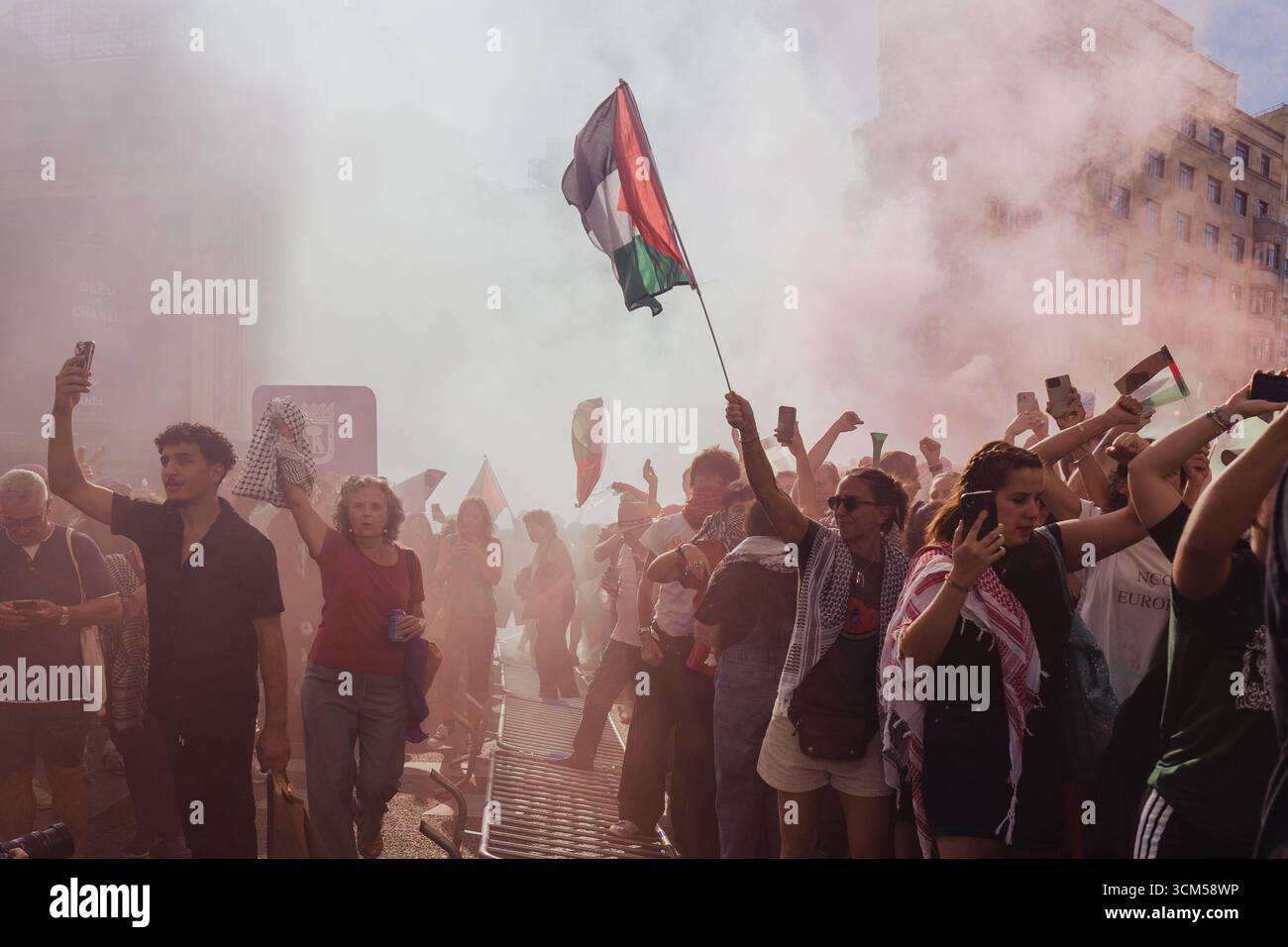 Pro-Palestinian protests in Spain force cancellation of La Vuelta ...