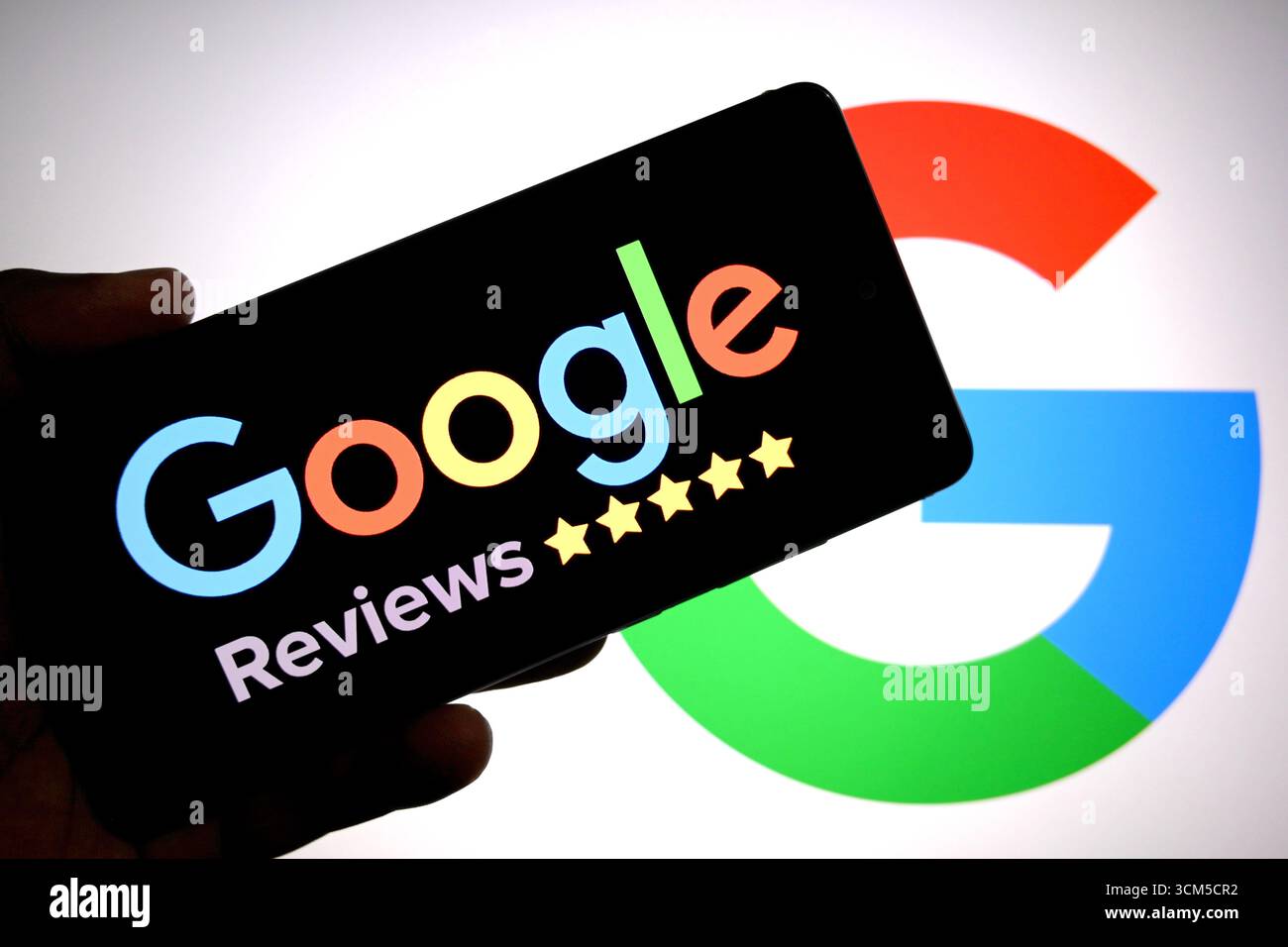 Google reviews hi-res stock photography and images - Alamy