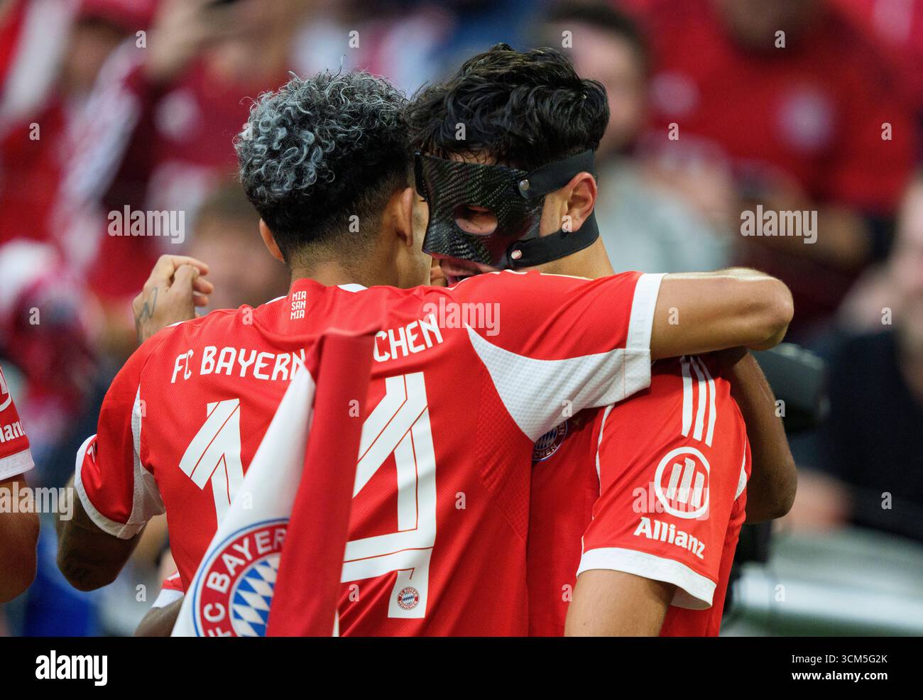 Aleksandar pavlovic bayern luis diaz hi-res stock photography and ...