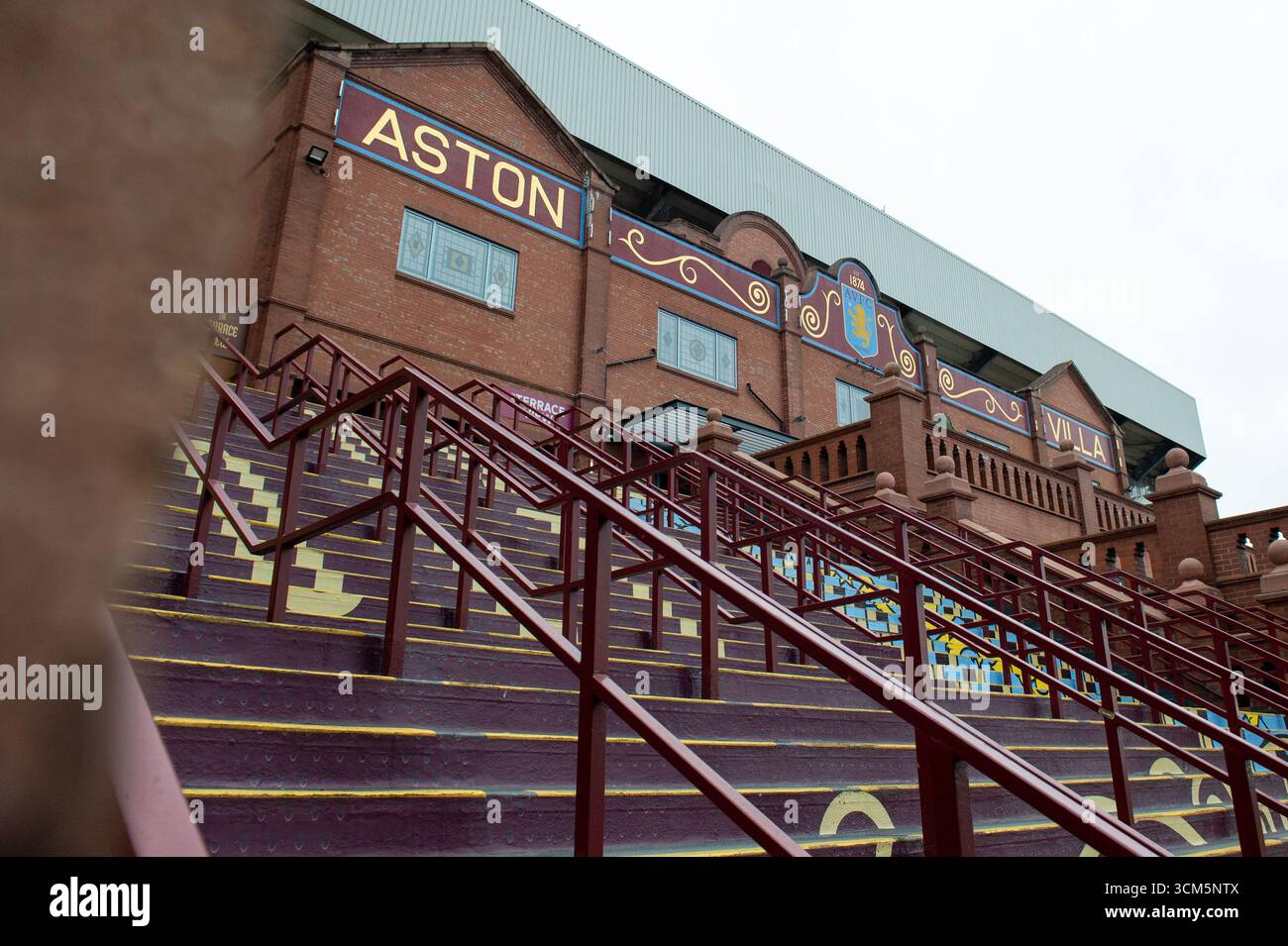 Birmingham, UK. 14th Sep, 2025. Villa Park, Birmingham, England, Sunday 14th September 2025 Wide shot of the outside of the Holte End. Aston Villa v Chelsea, Womens Super League, Villa Park, Birmingham, England, 14th September 2025 (Sean Walsh/SPP) Credit: SPP Sport Press Photo. /Alamy Live News Stock Photo
