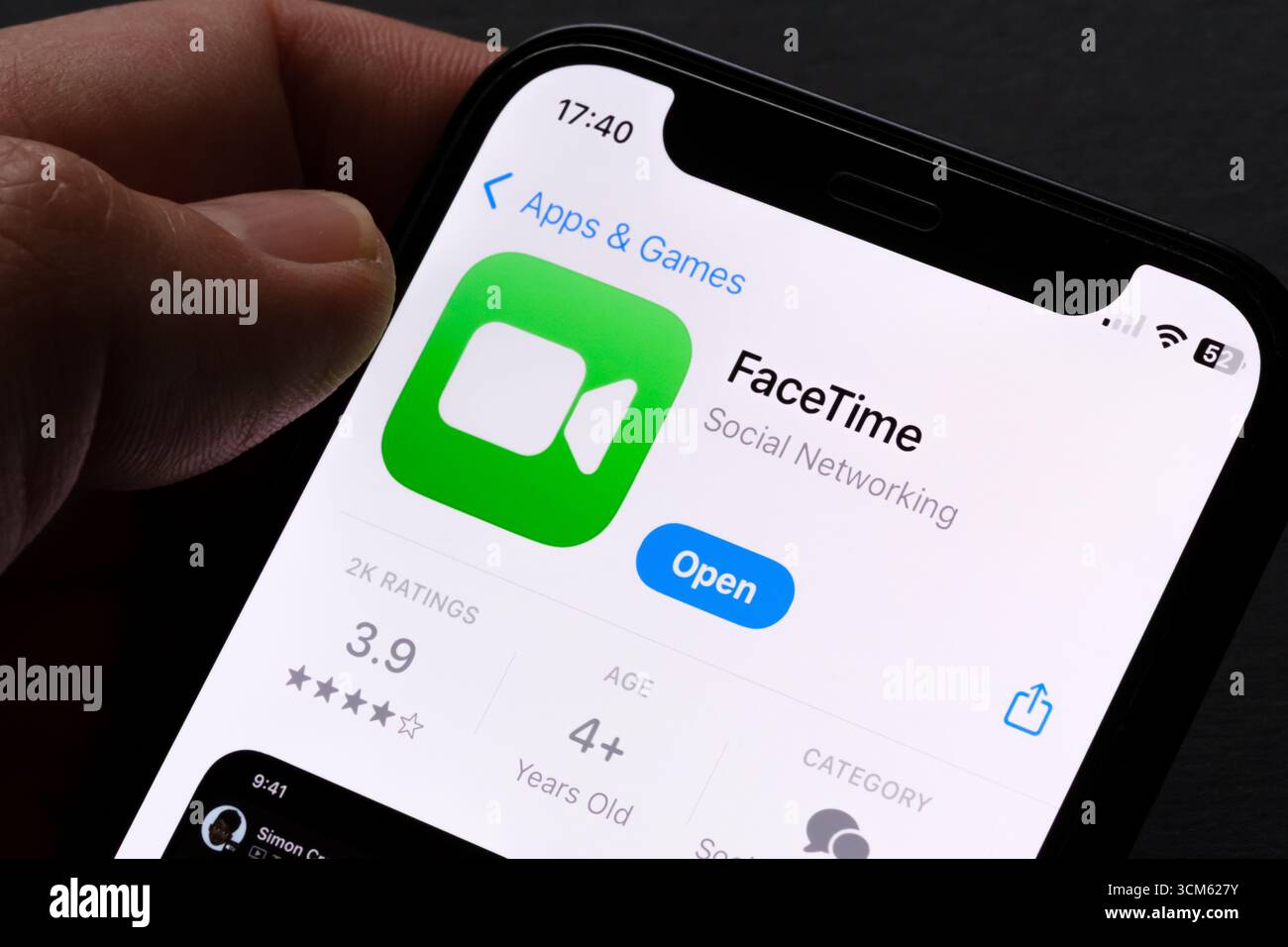 Facetime hi-res stock photography and images - Alamy