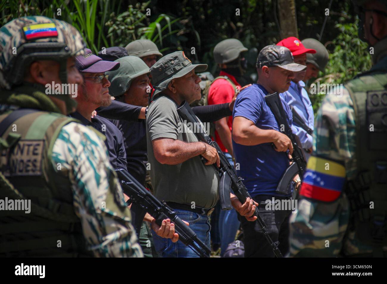 Military activities training hi-res stock photography and images - Alamy