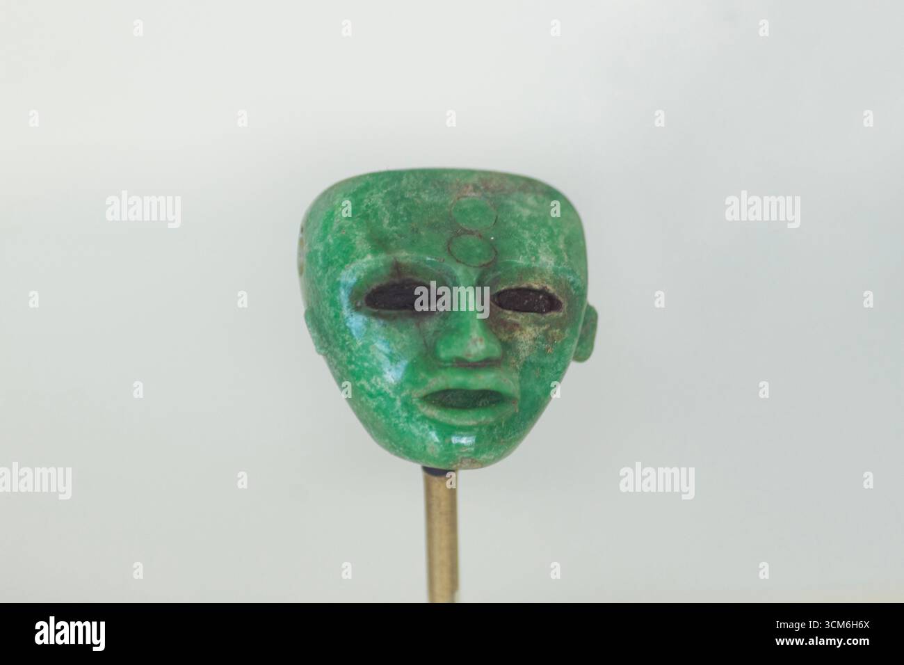 Mayan jade mask hi-res stock photography and images - Alamy
