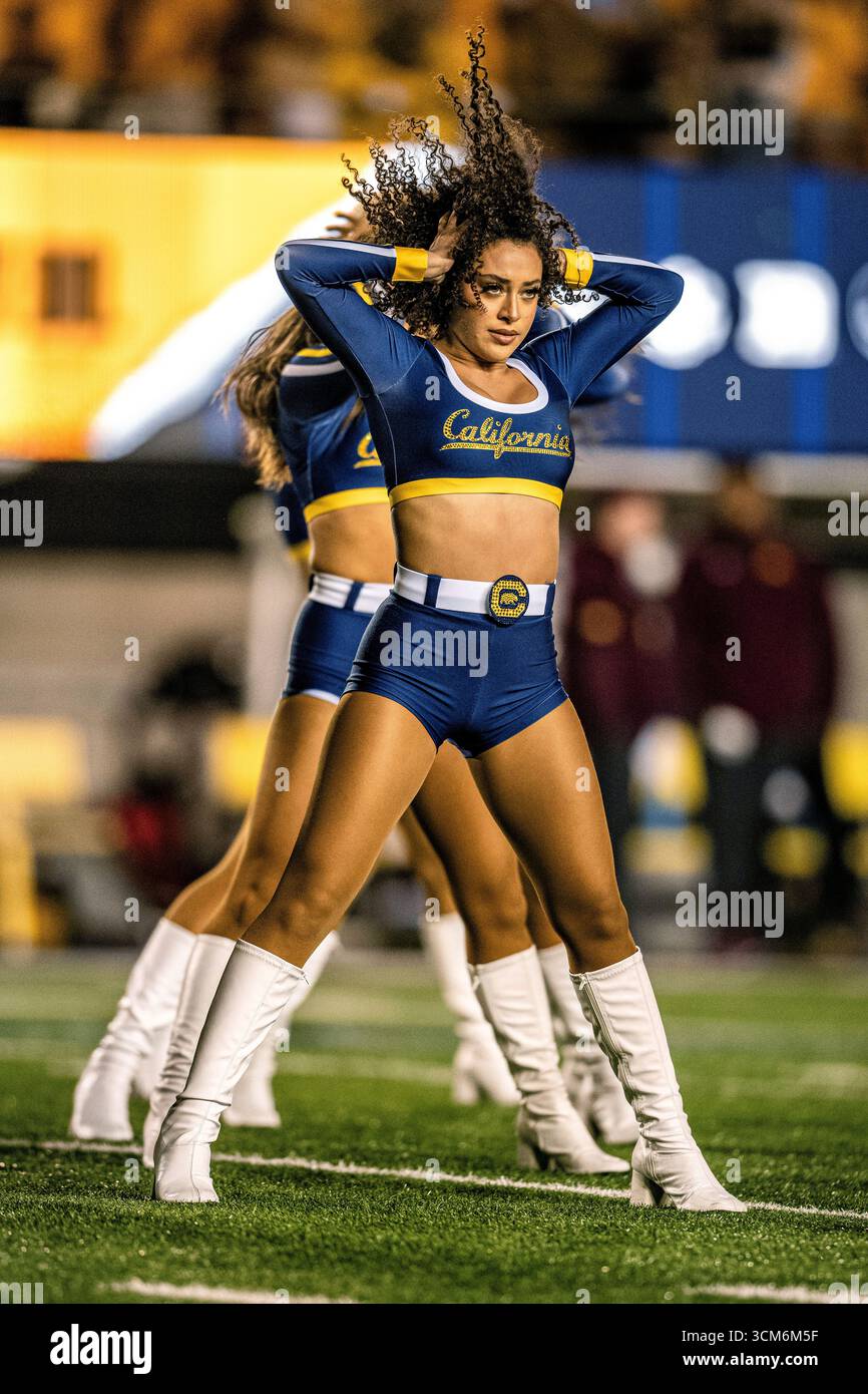 BERKELEY, CA - SEPTEMBER 13: California Golden Bears cheerleaders ...