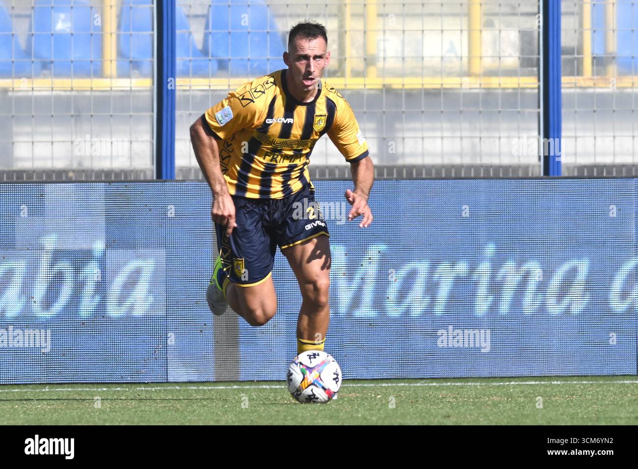 Castellamare Di Stabia, Napoli, Italy. 13th Sep, 2025. Lorenzo Carissoni of SS Juve Stabia in action during the Serie BKT between SS Juve Stabia vs AC Reggiana 1919 at Romeo Menti Stadium on September 13, 2025 in Castellamare di Stabia, italy (Credit Image: © Agostino Gemito/Pacific Press via ZUMA Press Wire) EDITORIAL USAGE ONLY! Not for Commercial USAGE! Stock Photo
