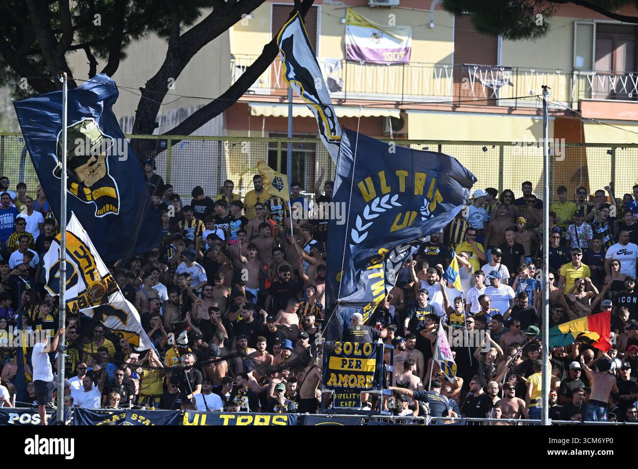 Castellamare Di Stabia, Napoli, Italy. 13th Sep, 2025. the curve of the Juve Stabia fans during the Serie BKT between SS Juve Stabia vs AC Reggiana 1919 at Romeo Menti Stadium on September 13, 2025 in Castellamare di Stabia, italy (Credit Image: © Agostino Gemito/Pacific Press via ZUMA Press Wire) EDITORIAL USAGE ONLY! Not for Commercial USAGE! Stock Photo