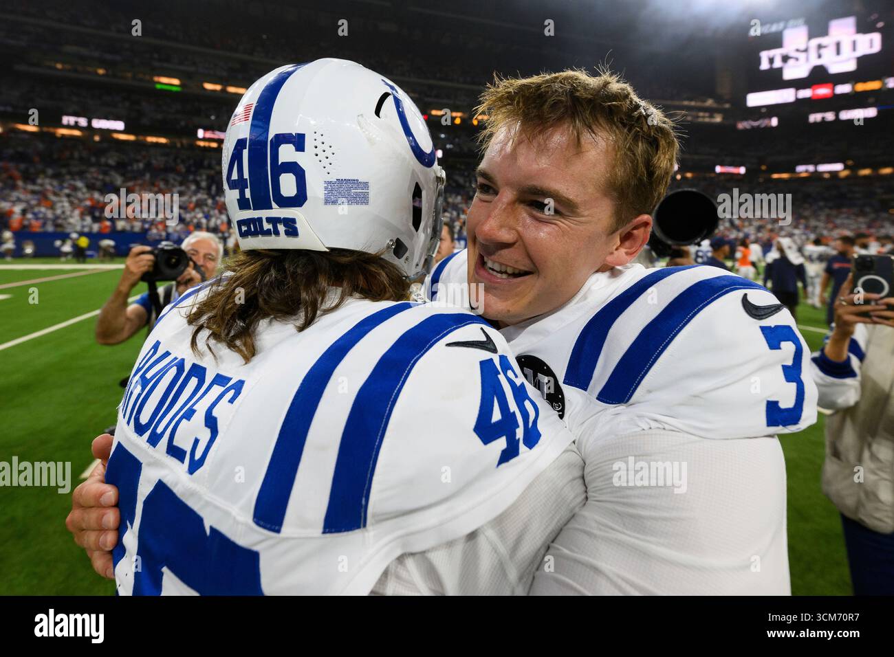 Indianapolis Colts kicker Spencer Shrader (3) and Indianapolis Colts ...