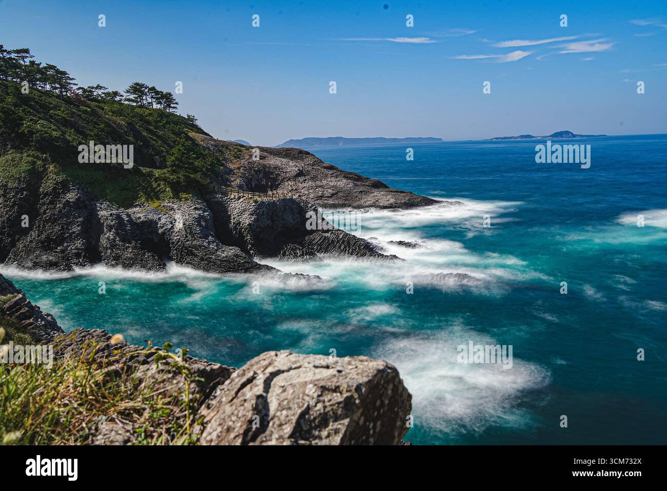 Japanese caves hi-res stock photography and images - Alamy