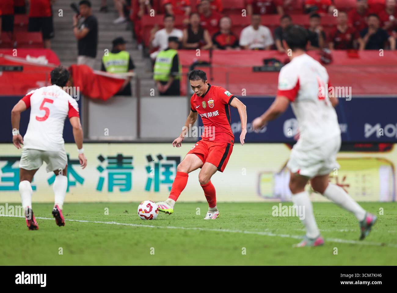 Shanghai Port Football Club defeated Yunnan Yukun Football Club with 4 ...