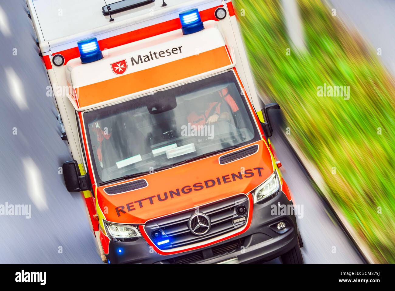 Blaulicht, Rettungsdienst der Malteser im Einsatz, München, September
