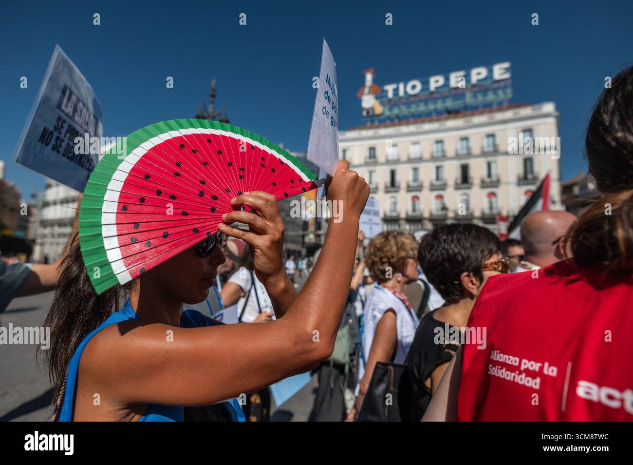 Madrid, Spain. 15th Sep, 2025. A group of activists carrying placards are seen during a protest that the “Artists with Palestine” platform has organized, a 10-hour event at Puerta del Sol in which the names of the Palestine children killed in Gaza during the Israeli attacks are being read. Credit: Marcos del Mazo/Alamy Live News Stock Photo
