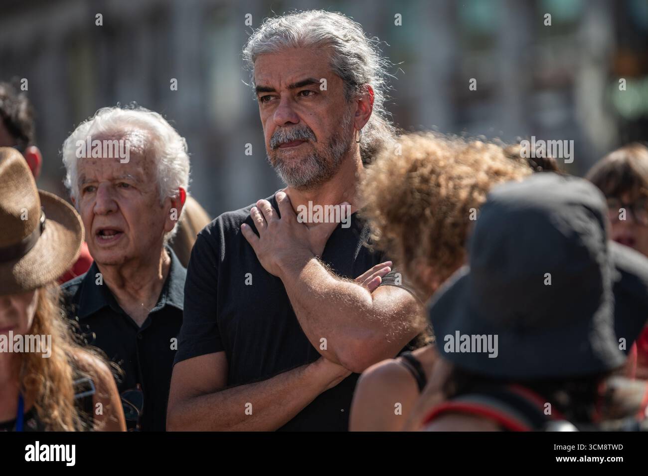 Madrid, Spain. 15th Sep, 2025. Film director Fernando León de Aranoa is seen during a protest that the “Artists with Palestine” platform has organized, a 10-hour event at Puerta del Sol in which the names of the Palestine children killed in Gaza during the Israeli attacks are being read. Credit: Marcos del Mazo/Alamy Live News Stock Photo