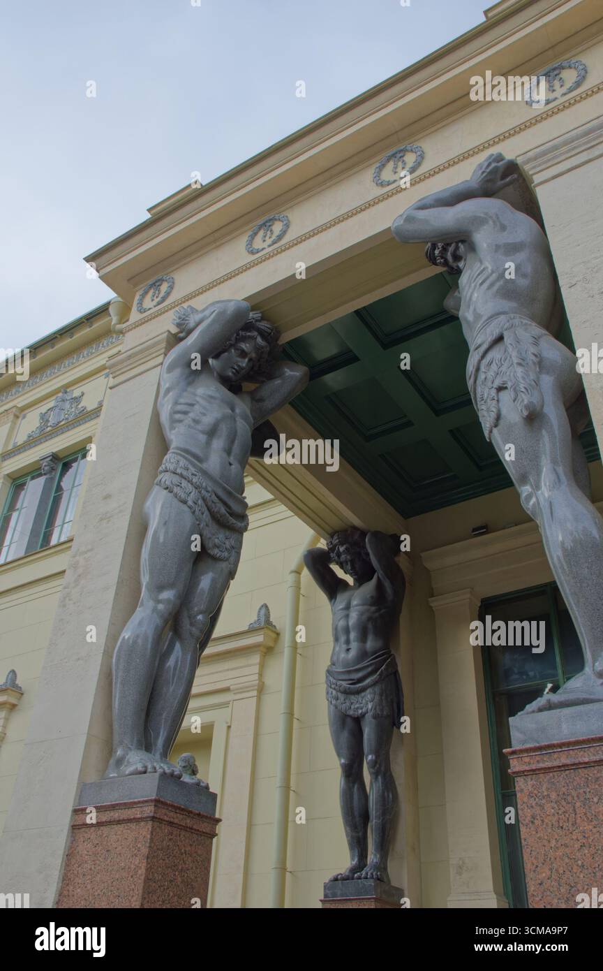 Atlantes statue museum hi-res stock photography and images - Alamy