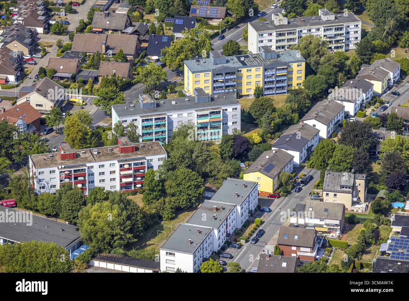 High rise housing estate dambergstrasse hi-res stock photography and ...