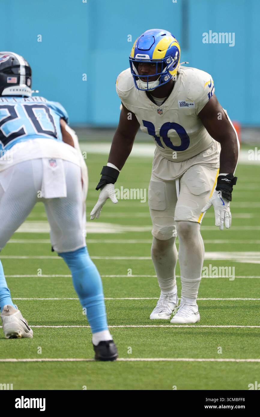 Los Angeles Rams linebacker Josaiah Stewart (10) rushes in against the ...