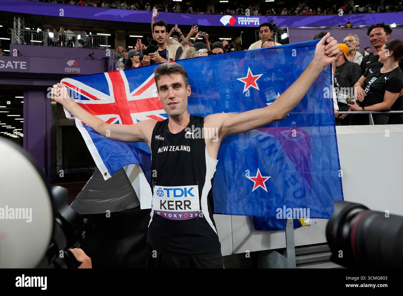 Hamish Gold New Zealand's Hamish Kerr celebrates after winning gold medal in the ...