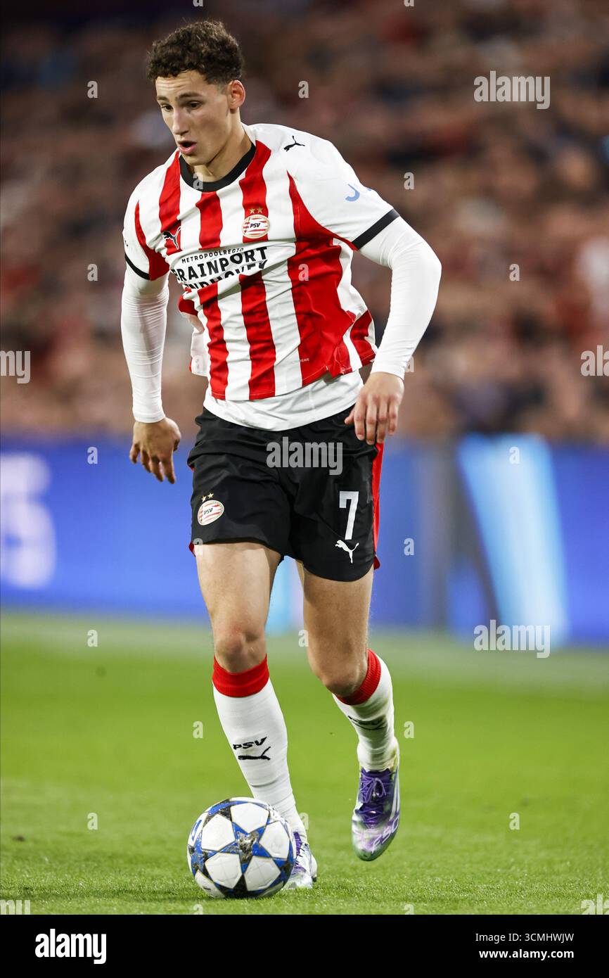 Ruben van Bommel Makes History with Netherlands Debut, Joining Father and Grandfather in Oranje