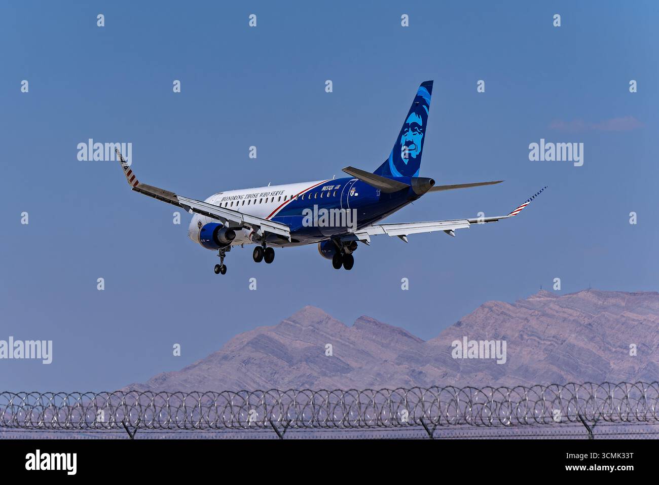 Alaska airlines embraer 175 hi-res stock photography and images