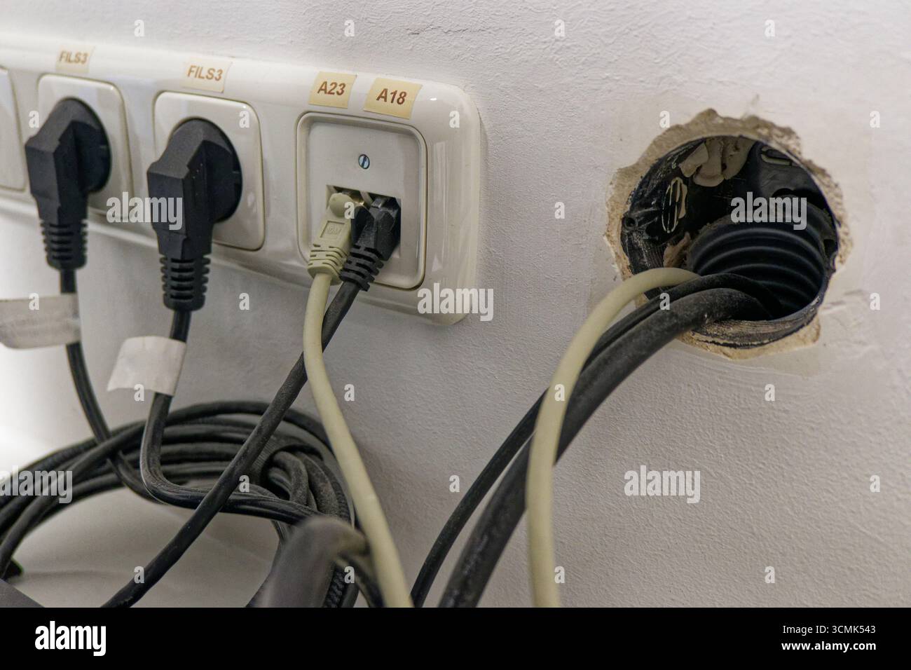 Crowded multi outlet socket hi-res stock photography and images - Alamy