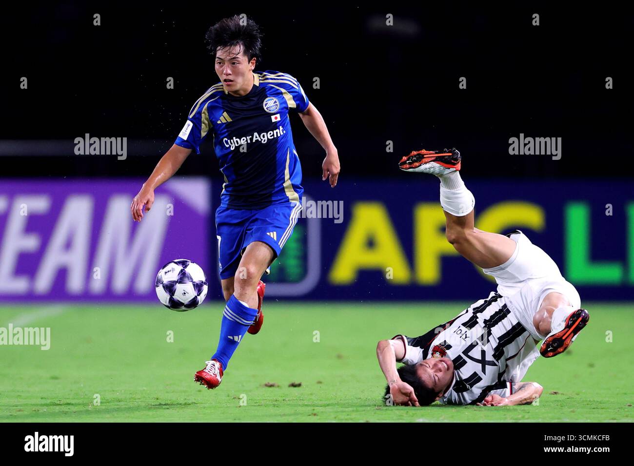(L-R) Yuki Soma (Zelvia), Choi Jun (FC Seoul), SEPTEMBER 16, 2025 ...