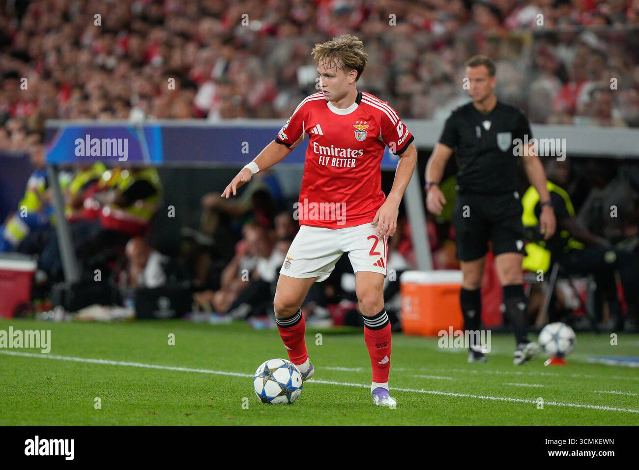 Andreas Schjelderup of SL Benfica in action during UEFA Champions ...