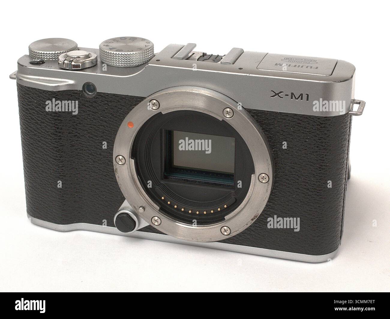 September 2025 - Classic Fujifilm X-M1 mirrorless 16MP digital camera ...