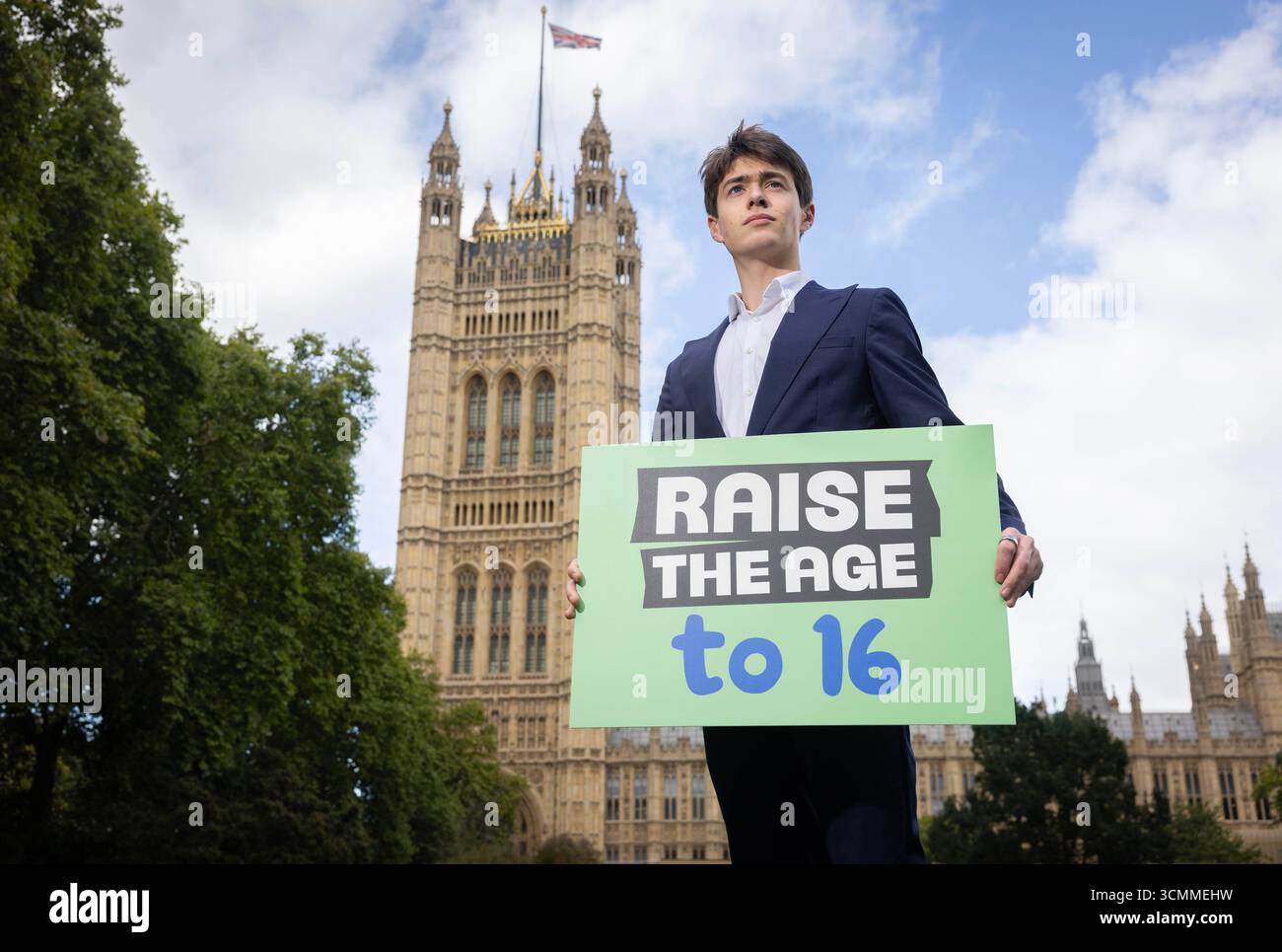 EMBARGOED TO 0001 THURSDAY SEPTEMBER 18 EDITORIAL USE ONLY Lewis Swire, founder of Reel It In, outside Parliament in London to support the 'Robbed: Big Tech's Little Victim's' campaign launched by the National Education Union, which calls on the government to raise the age of digital consent to 16 to help prevent social media companies from exploiting children. Issue date: Thursday September 18, 2025. Stock Photo