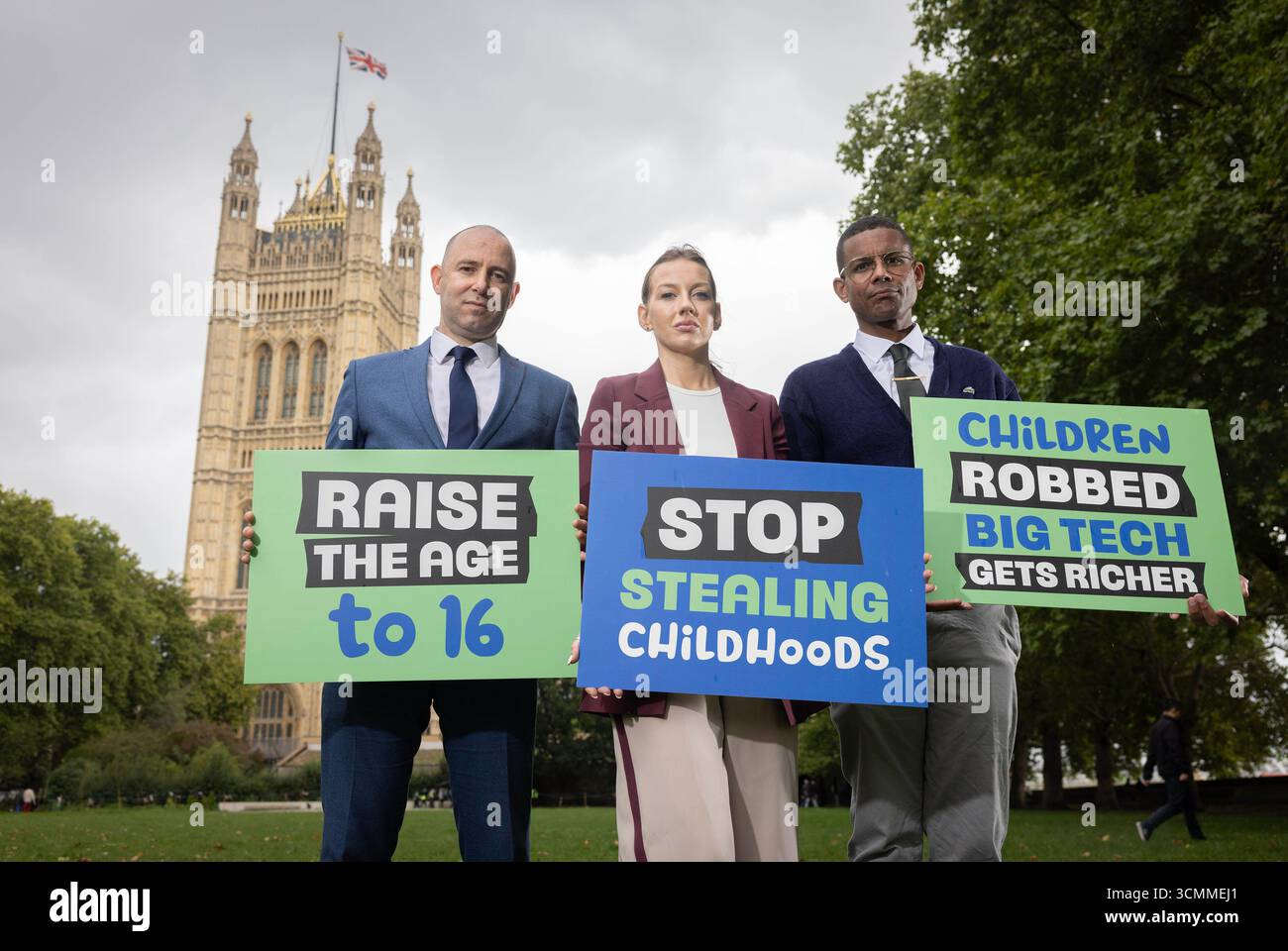 EMBARGOED TO 0001 THURSDAY SEPTEMBER 18 EDITORIAL USE ONLY (left to right) Damian McBeath, Headteacher of the John Wallis Academy, Kelly Carolan, a parent, and Daniel Kebede, General Secretary of the National Education Union, outside Parliament in London to support the 'Robbed: Big Tech's Little Victim's' campaign launched by the National Education Union, which calls on the government to raise the age of digital consent to 16 to help prevent social media companies from exploiting children. Issue date: Thursday September 18, 2025. Stock Photo