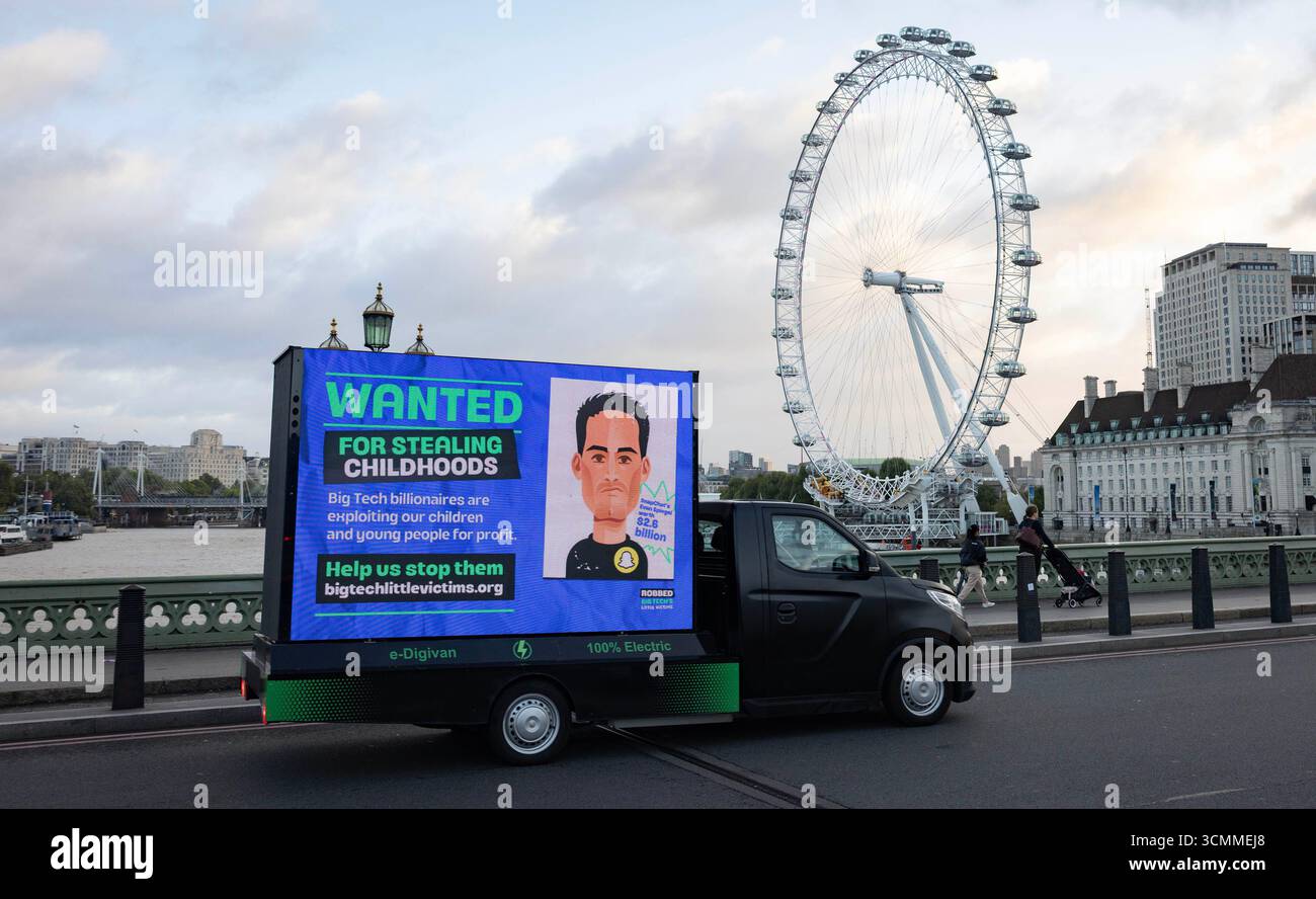EMBARGOED TO 0001 THURSDAY SEPTEMBER 18 EDITORIAL USE ONLY General view of a digital LED ad van driving through London, displaying a 'wanted' poster of Snapchat CEO, Evan Spiegel, as part of the 'Robbed: Big Tech's Little Victim's' campaign launched by the National Education Union, which is calling on the government to raise the age of digital consent to 16 to help prevent social media companies from exploiting children. Issue date: Thursday September 18, 2025. Stock Photo