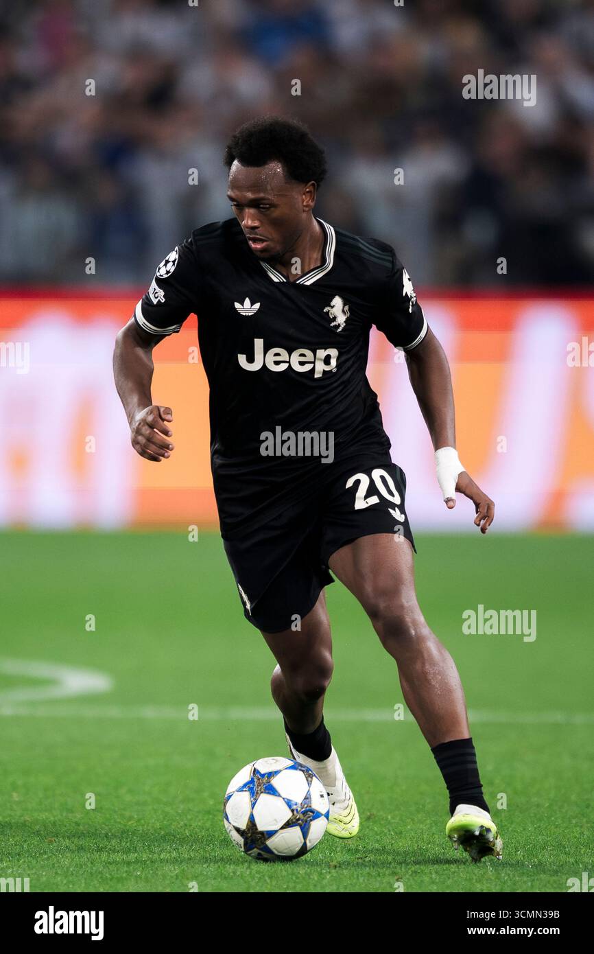 Loïs Openda sustains foot injury in Lyon defeat against Lens, per VoetbalNieuws.be Loïs Openda sustains foot injury in Lyon defeat against Lens, per VoetbalNieuws.be