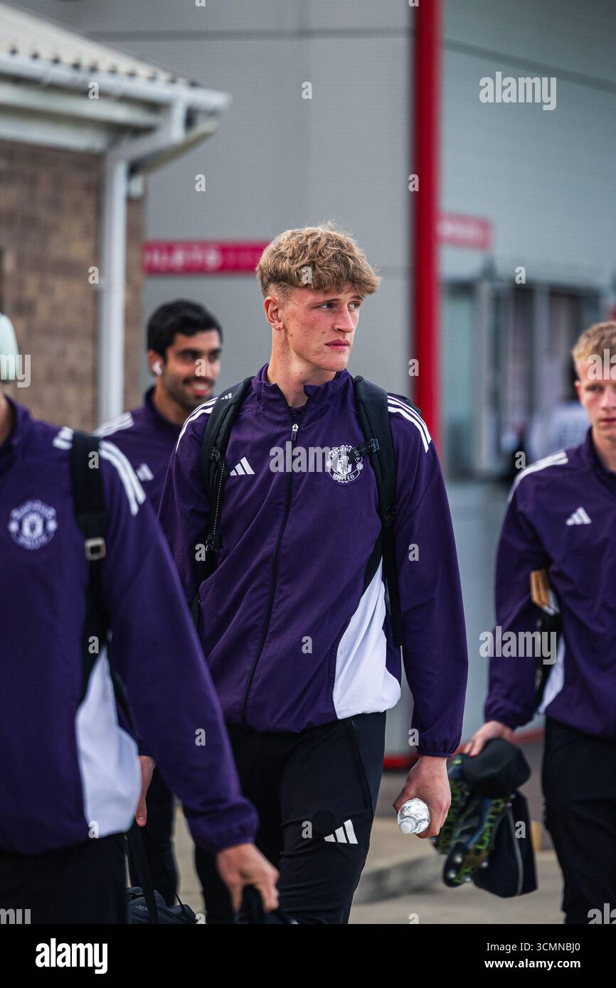 Fred Heath (13 Manchester United U21s) arriving to the National League ...