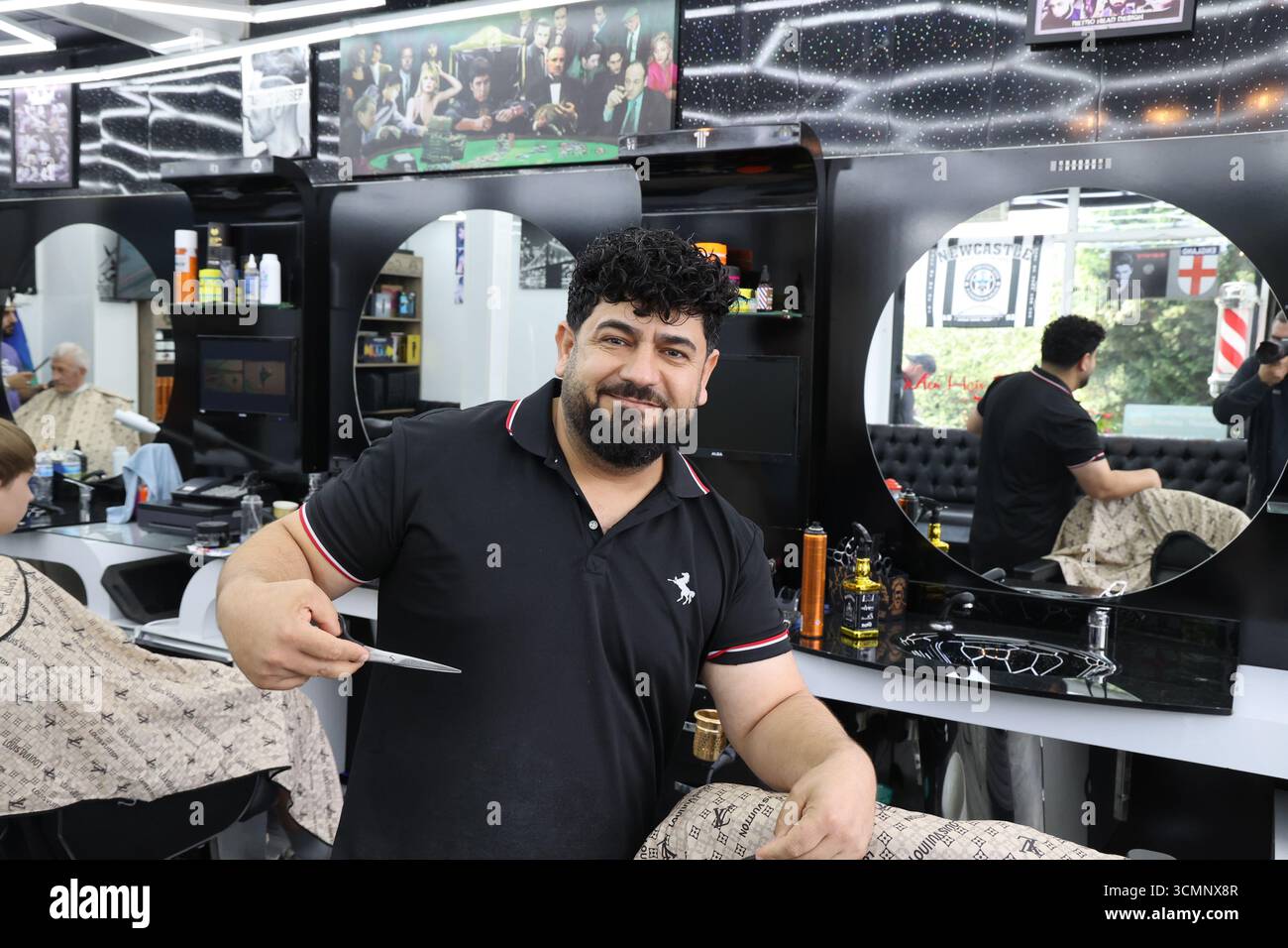 20M, I've been compared to some men I find quite handsome a few times, but  never someone I saw and didn't think the person was just trying be nice,  thoughts? : r/Doppleganger, image size:1300x956