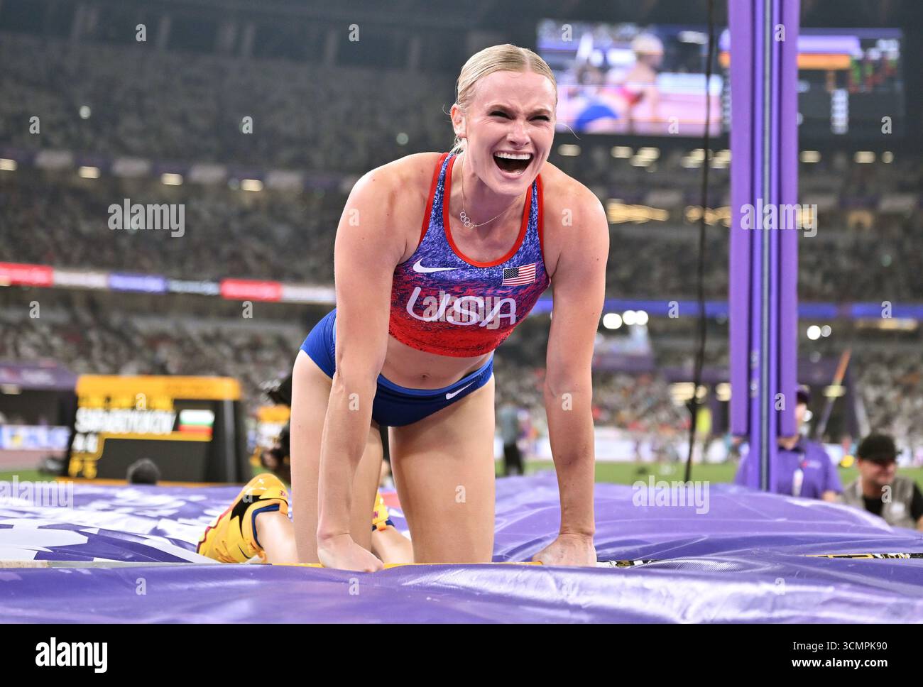 Katie moon pole vault hi-res stock photography and images - Alamy